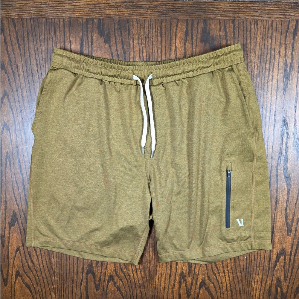 Vuori Mens Gold Sunday Performance 7 Inch Athletic Workout Shorts Sz L V381